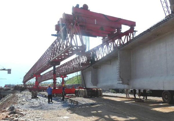 河北公鐵兩用架橋機(jī)現(xiàn)場(chǎng)使用案例