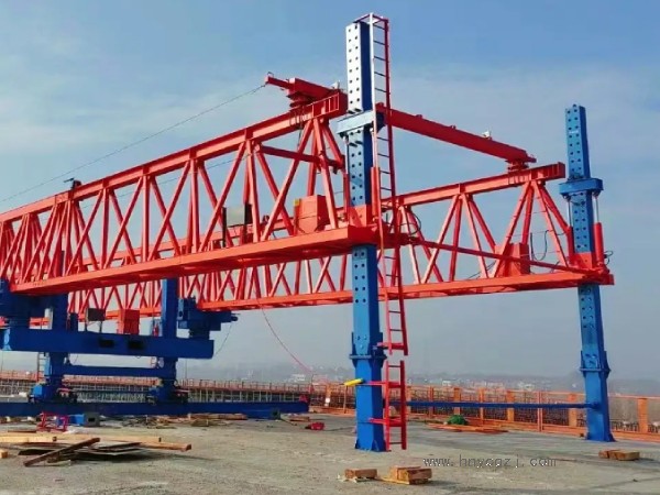 50噸架橋機(jī)施工時(shí)如何進(jìn)行設(shè)備調(diào)試和驗(yàn)收？